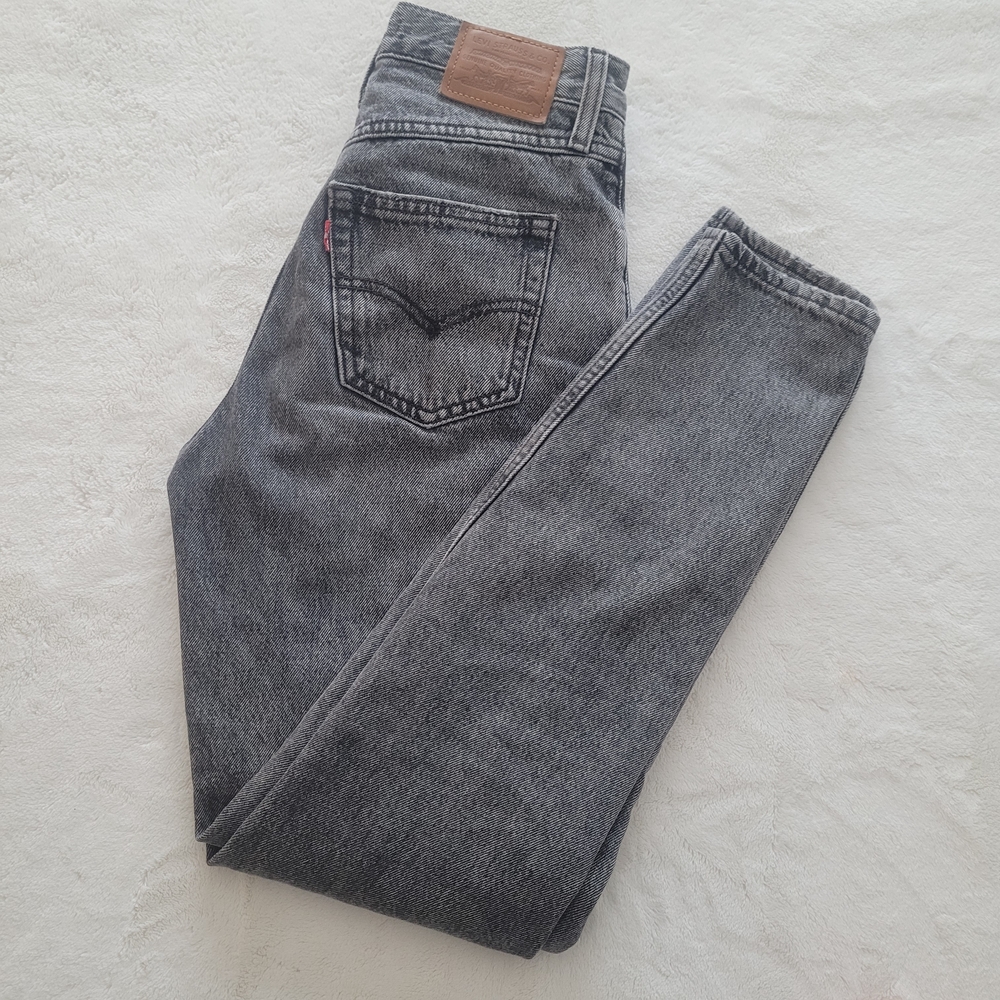 Levis 80s Mom Jeans Washed Black Gray Jeans Size 24 L30 High Waisted Vintage Fit